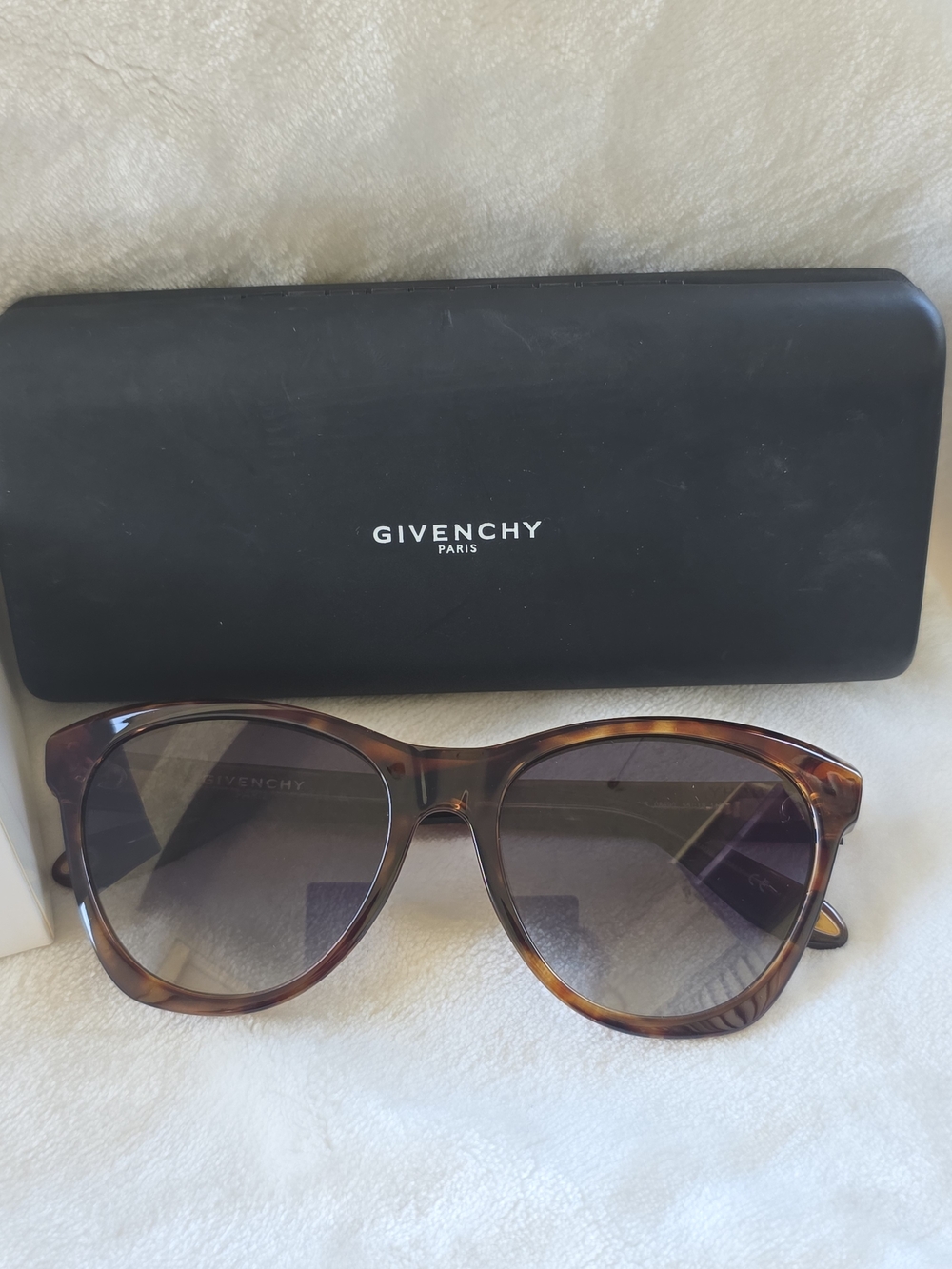 Givenchy Tortoiseshell Brown Women's Sunglasses with Gradient Lenses - Picture 2 of 6
